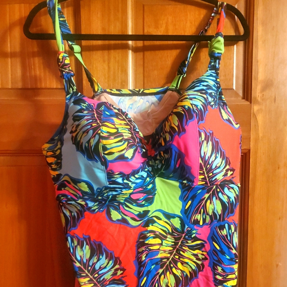 New Bra Sized 44 D Swim Tankini by Cacique
